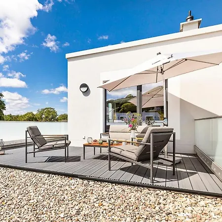 19 Am Schloss Ranzow - Fraeulein Ava *